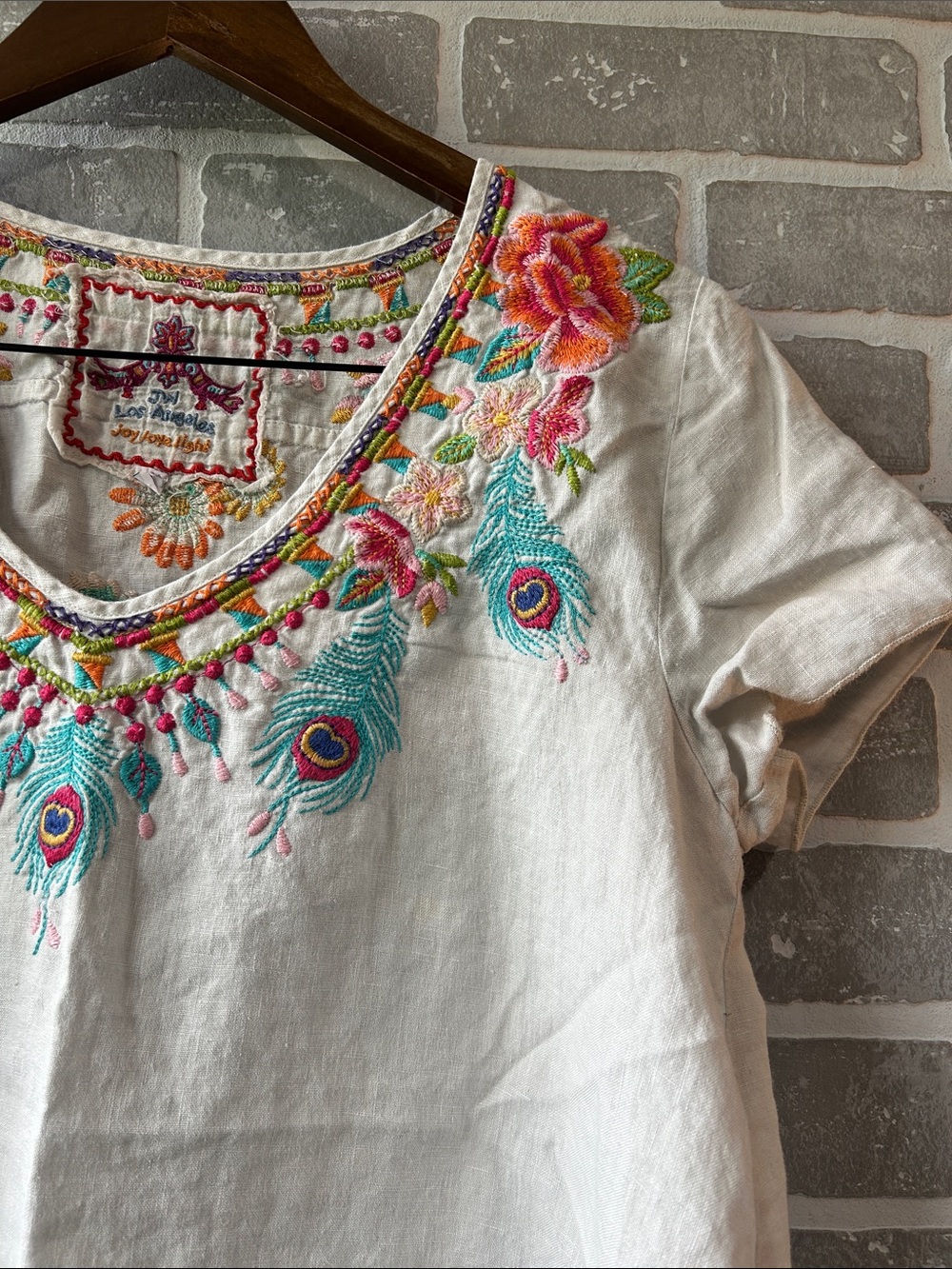 Johnny Was Linen Embroidered Blouse Peacock Floral Boho Light Gray Short Sleeve - Picture 2 of 7